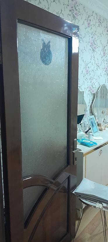 Şüşəli daxili otaq qapısı - Material: ağac (tünd qəhvəyi rəngdə — 2