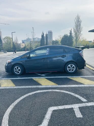 yuksək maaşlı iş elanları: Toyota Prius: 1.8 l | 2015 il Hetçbek — 5