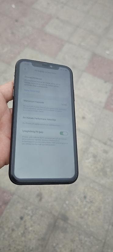 iphone 15 sade: IPhone 11, 64 GB, Qara, Face ID — 3