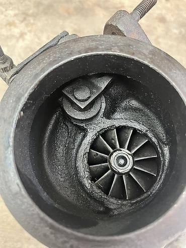 mator 06: 606 3 turbodizelin turbosu. İşlək deyil yığılmalıdır — 3