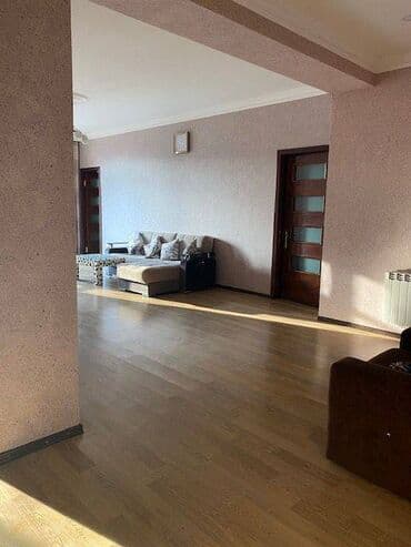 mikrorayon kiraye evler: Mənzil kirayə verilir. 3 otaq, 19.8 mərtəbə, 90 kv, tam əşyalı — 18