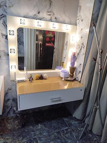 Açılmayan, Şüşə, Dördbucaq masa