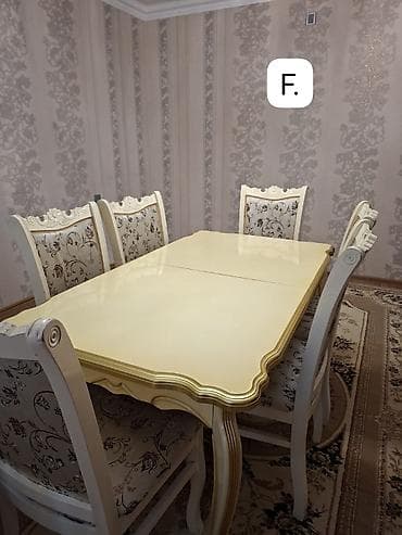Acılan masa ve 6 oturacaq *Boyadır* Qıymet 350 azn ünvan binəqədi — 1