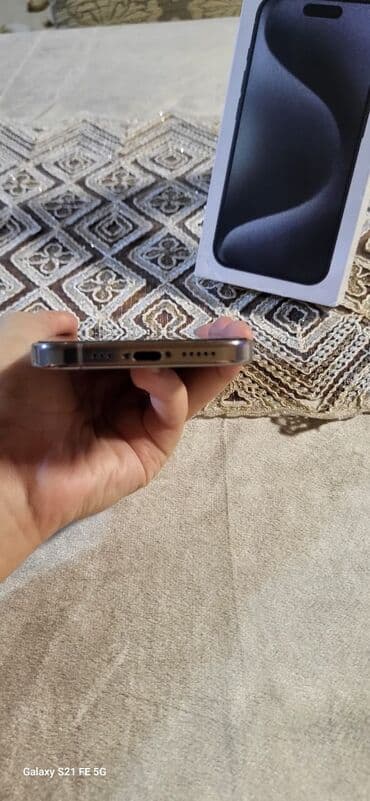 honor 70 qiymeti irşad: Məhsul: Smartfon (qutu ilə) Xüsusiyyətlər və dizayn: - Düz, metal — 2