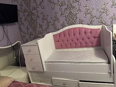 Ev və bağ: Qız üçün, Dördbucaq, Beşik, Matras ilə, Yellənmə mexanizmsiz — 1