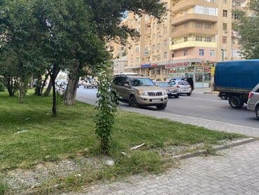 nerimanovda obyekt satilir: Nəsimi rayonu Memar Əcəmi metrosunun yaxınlığında 5 mərtəbəli binanın — 5