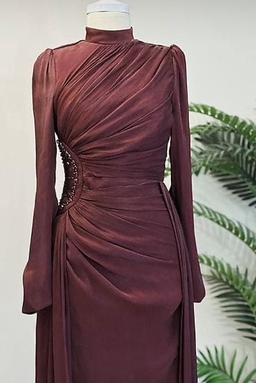 off white duks: Öz toy libasımdır. Cəmi 1 dəfə geyinilib ✔️ Ölçü: 44–46 ✔️ Qiymət: 185 — 5