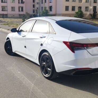 maşın cip: Hyundai Elantra: 1.6 l | 2021 il Sedan — 3