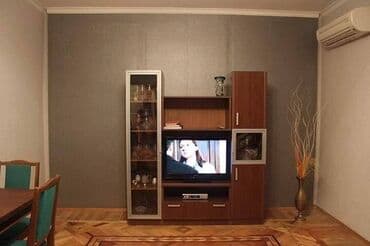 1 ci mikrorayon satilan evler: Bakı, 3 otaqlı, Köhnə tikili, m. Sahil, 97 kv. m — 1