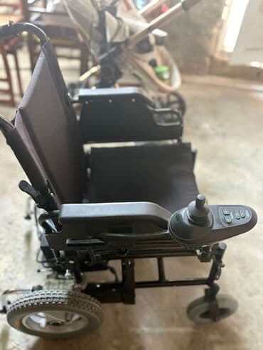 Elektriklə işləyən əlil arabası 1 ayidi ela işleyir Yanliz vacap yazin