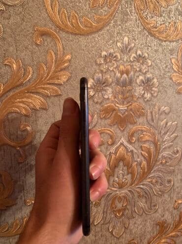 samsung galaxy a21: IPhone 7, Qara, Barmaq izi — 5