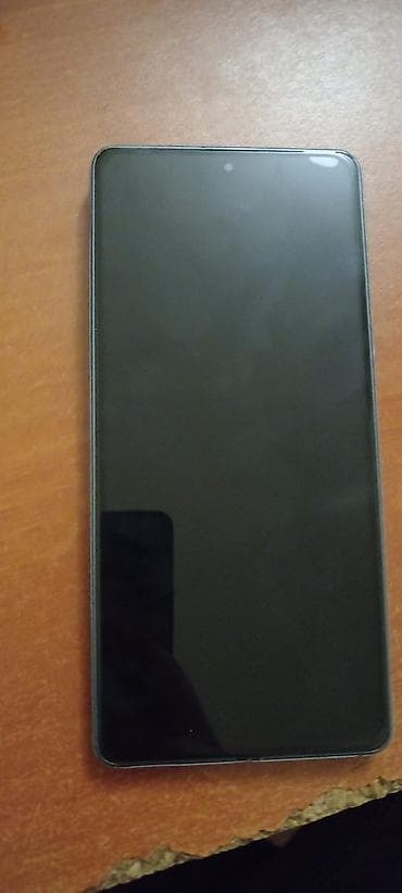 Фото и видеокамеры: Xiaomi 13 Pro, 256 ГБ, 
 Две SIM карты — 2