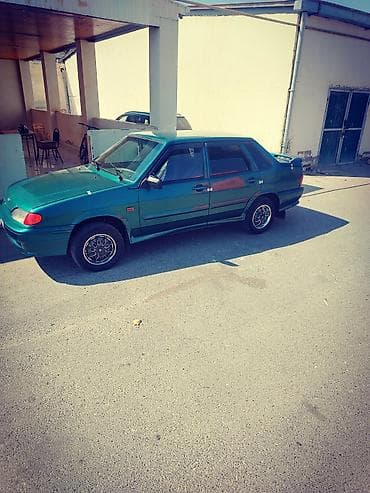 Model: Sedan, yaşıl rəng Kuzov: 4 qapı, arxa spoylerli Təkərlər: xrom