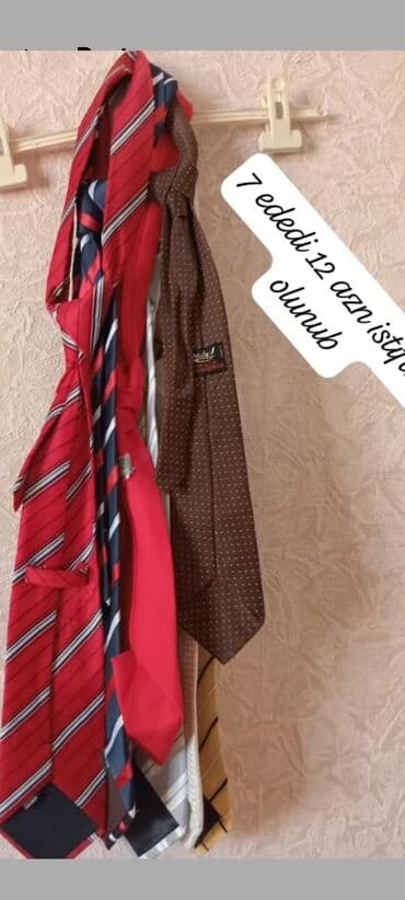 Kişi qalstukları dəsti - Sayı: 7 ədəd - Üslub və naxışlar: zolaqlı