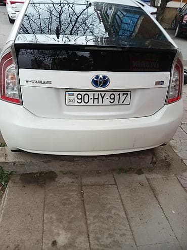 24 maşın: Toyota Prius: 1.5 l | 2013 il Sedan — 2