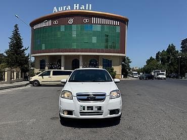 Chevrolet Aveo: 1.4 l | 2012 il 285000 km Sedan