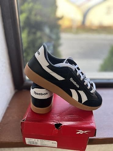 Reebok klassik idman ayaqqabıları. Reebokun rəsmi usa saytından