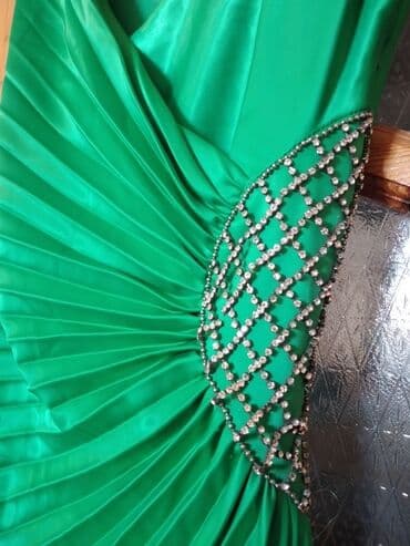 свадебные платья баку: Geyimler hamisi birlikte ve ya tek tek satilir. Maraqlananlar mesja — 9