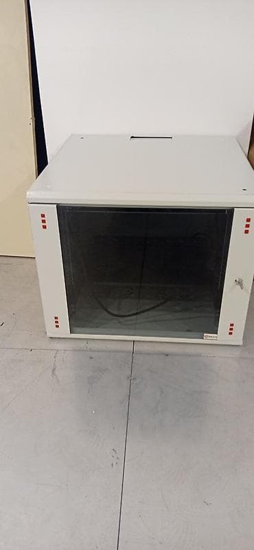 Divardan asılan server/network şkafı (rack kabinet) - Ölçü: təxminən