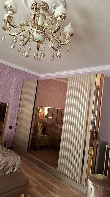 konsol masa: Yataq otağı mebel dəsti Tərkibi: - King-size yumşaq başlıqlı çarpayı — 5