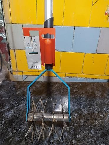 yer şumlayan traktor: Bağ aləti: əl ilə torpaq havalandıran/əzən rulon (aerator-kultivator) — 2