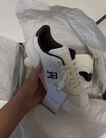 Tommy Hilfiger brendli idman tərzli ayaqqabı - Model: Aşağı profilli