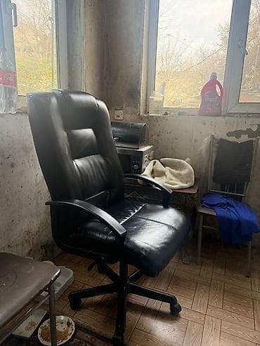 kitab şkafları modelləri: Təkərli, Qolları tənzimlənmir, Süni dəri — 2