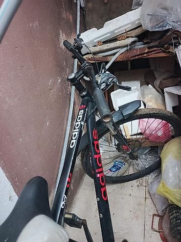 velas: Velosiped – Adidas brend yazılı, dağ/şəhər tipli Xüsusiyyətlər: - — 2