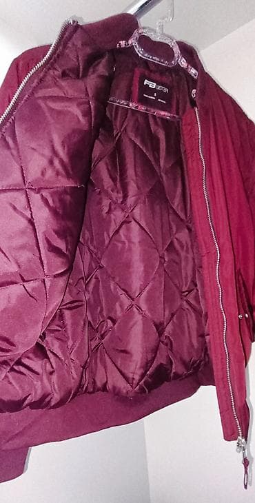 FB Sister qadın gödəkçəsi Rəngi bordo. İdeal vəziyyətdədir. İki dəfə