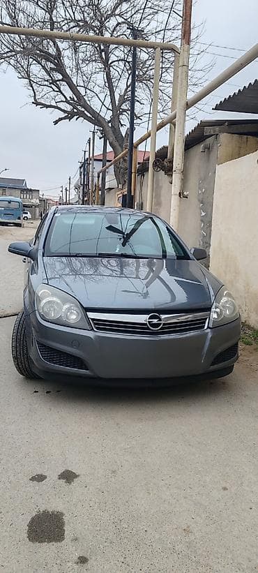 opel rolu: Opel Astra H Faralari. Ici qara 1 cut. Sag ve sol. Hal hazirda — 2