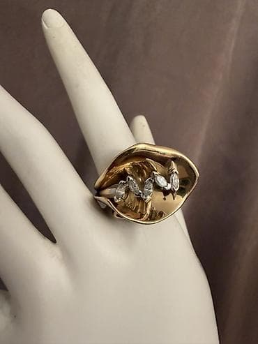 qızıl zinət əşyaları: 10 qr 750 prob üzük. 2000 AZN — 4