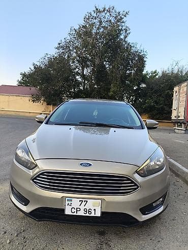 man sat: Ford Focus: 1 l | 2016 il 200000 km Hetçbek — 1
