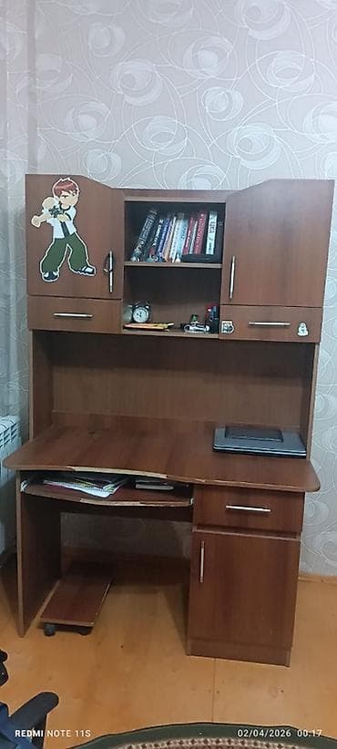 Düz masa, Polkalı, Siyirməli, Teksturalı laminat, Zəmanətsiz, Kredit yoxdur