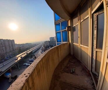 yeni guneslide 5 otaqli evlerin qiymeti: 4 otaqlı, Yeni tikili, m. Xalqlar Dostluğu, 205 kv. m — 2