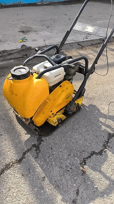 Vibrasiya lövhəsi (plate compactor) - Benzin mühərrikli, ipli start — 8