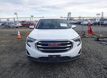 Motonəqliyyat: GMC Terrain SLT, ağ rəngli, kompakt krossover/SUV. Xüsusiyyətlər: - — 1