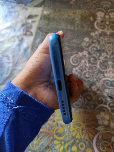 mi 9 lite: Redmi smartfon - Rəng: Göy, teksturalı arxa qapaq - Arxa kamera — 2