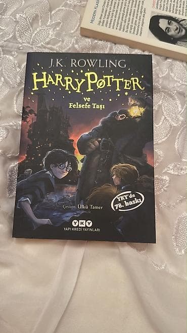 Satışda: 4 kitabdan ibarət paket 1) J.K. Rowling – “Harry Potter və