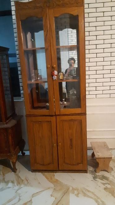 ucuz taxta: Taxta vitrin dəstləri - Klassik üslubda iki ədəd vitrin/servant. - — 2