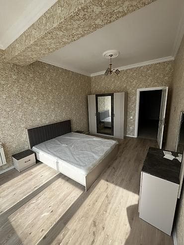 ağdaşda satilan evler: 1 otaqlı mənzil – açıq mətbəxli studio plan - Geniş işıqlı zal: divan — 5