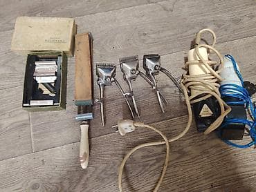 Kolleksiya üçün sovet dövrü bərbər-alətləri və xatirə sikkələri dəsti