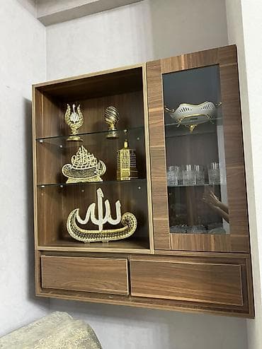 2el dolablar: 🏡 1-ci vitrin — 60 AZN Kelebek markalı vitrin satılır ✨ Səliqəli və — 1