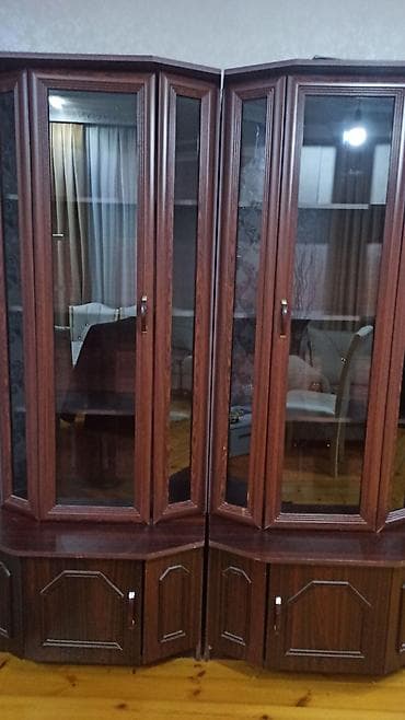 Оборудование для производства: Стеклянная витрина-шкаф, Б/у — 2