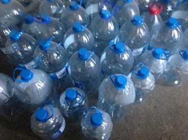 бутыль 19 литров: Pıastik su qabları satıram. Yalnız 10 litrlik Sirab suyunun boş — 1