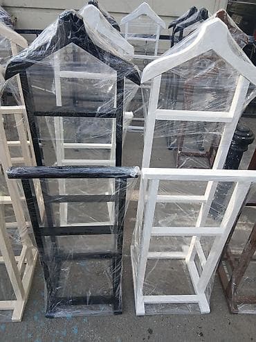 bu mebellər: Bu, paltarların səliqəli saxlanması üçün nəzərdə tutulmuş taxta — 3