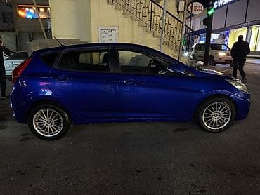 kia optima 2014: Hyundai Accent (hatchback) – mavi rəng - Kuzov: 5 qapılı hatchback - — 5