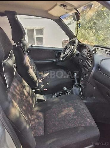 avto satış saytları: Chevrolet Niva: 1.7 l | 170000 km Ofrouder/SUV — 6