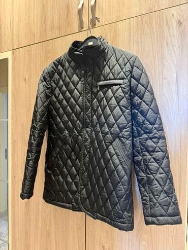 Təzə kimidir, razmer uyğun gəlmədi deyə 2-3 dəfə geyinilib Qara rəngli