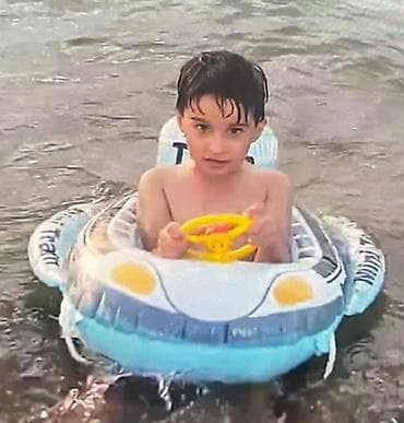 Oyuncaq nəqliyyat: Uşaq üçün şişmə üzmə qayığı – sükanlı model - Dizayn: Avtomobil — 4
