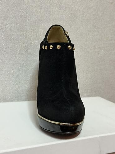 lova batinka: Qadın botları – yüksək dabanlı, platformalı - Rəng: qara Ölçü -39 — 2